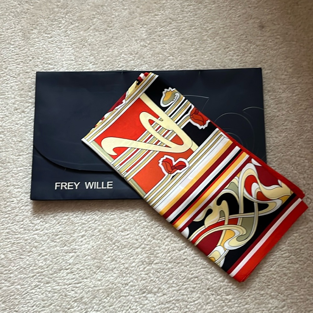 Nib Frey Wille silk scarf 21” x 21” and floral harvest colors